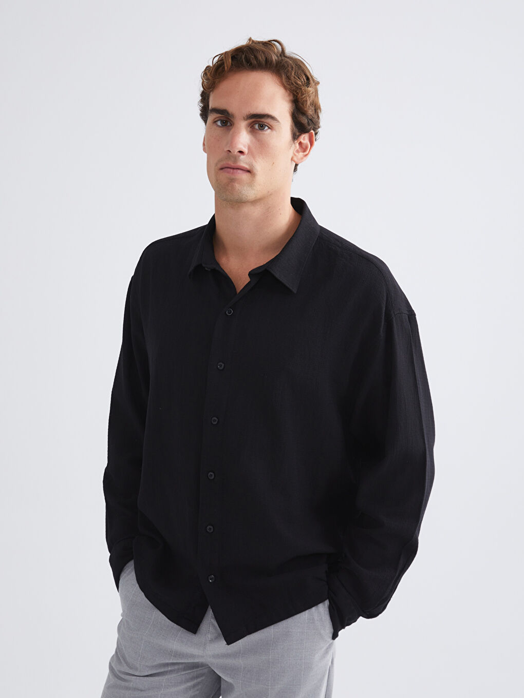 Siyah Rahat Kalıp Uzun Kollu Armürlü Erkek Gömlek