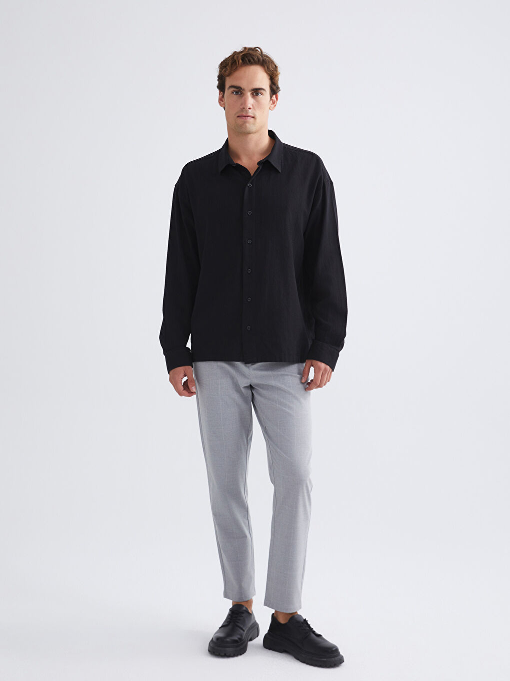 Siyah Rahat Kalıp Uzun Kollu Armürlü Erkek Gömlek-1