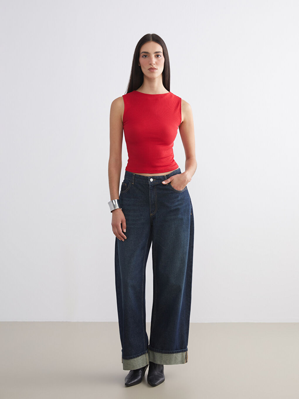 Bisiklet Yaka Kolsuz Bluz-1