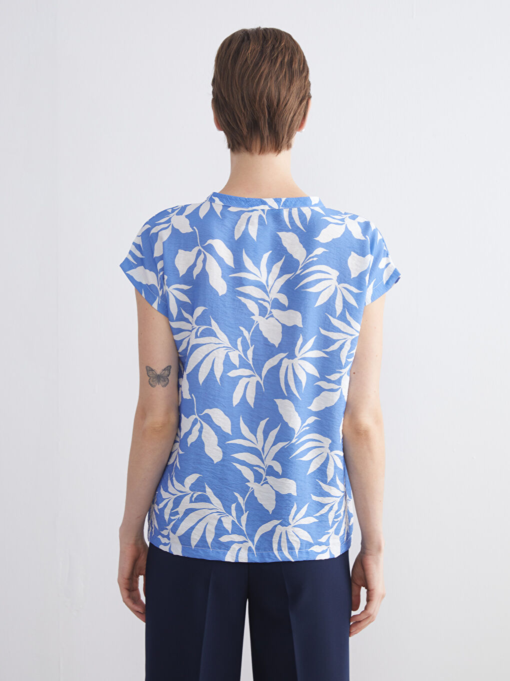 Mavi Kaçık Yaka Çiçekli Bluz-4