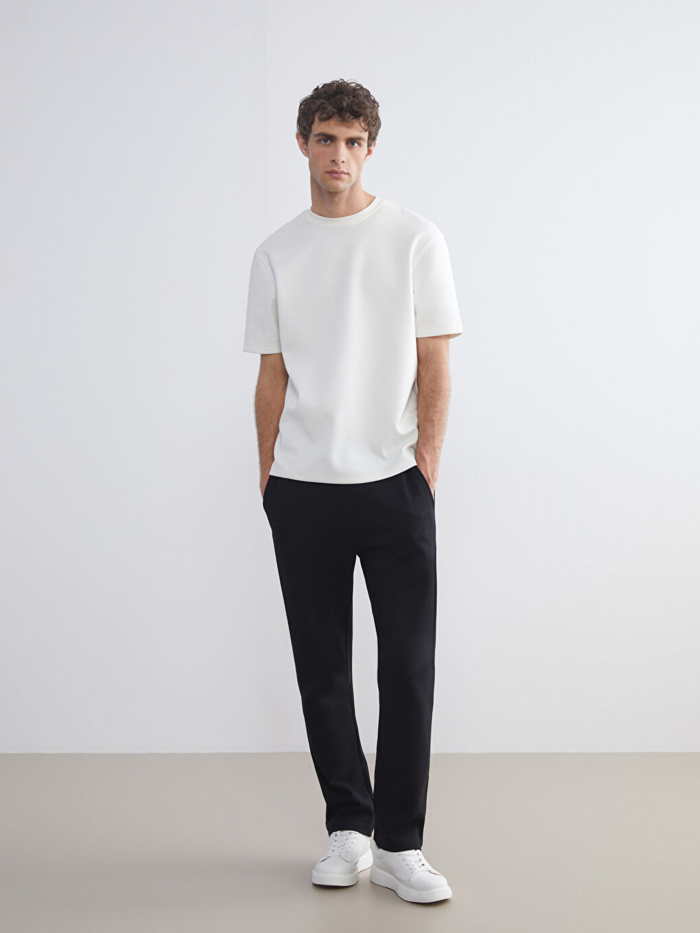 Siyah Standart Kalıp Erkek Eşofman Altı-1