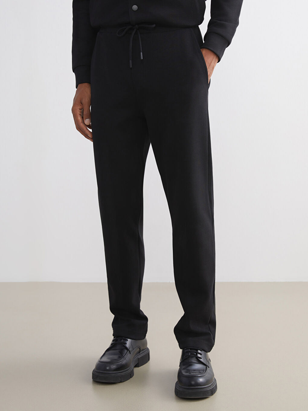 Siyah Standart Kalıp Erkek Eşofman Altı-2