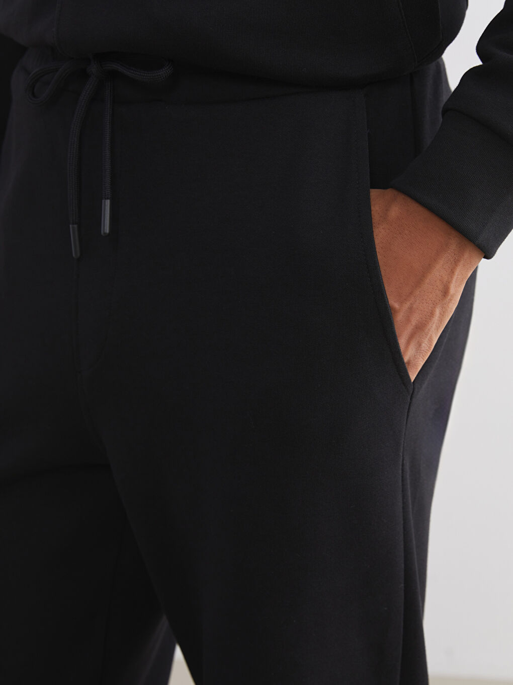 Siyah Standart Kalıp Erkek Eşofman Altı-3