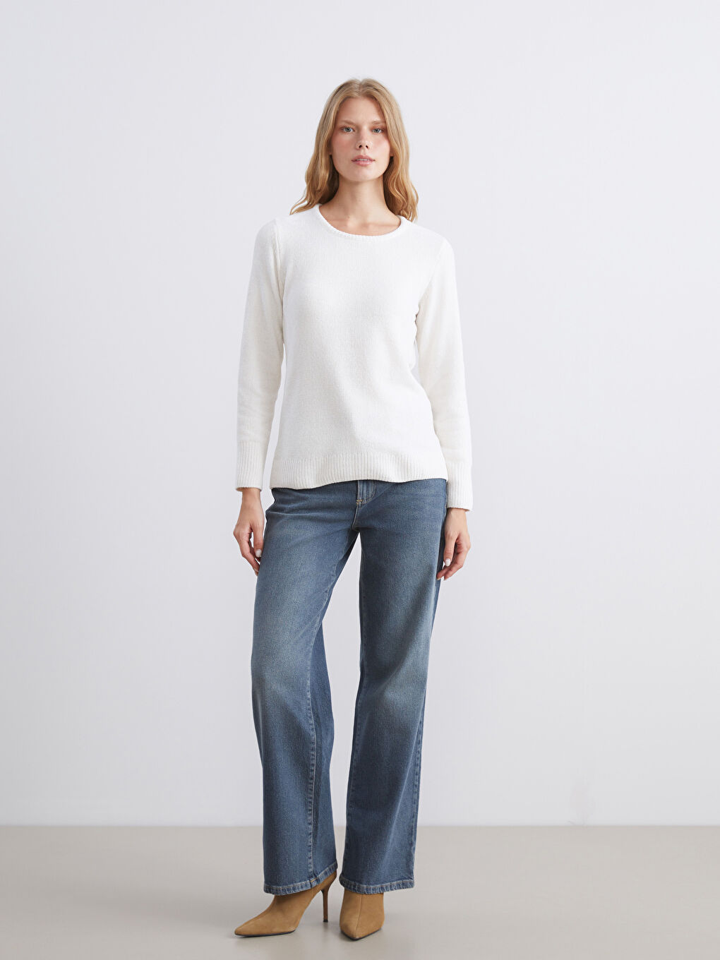 Woman WHITE Sweater-1