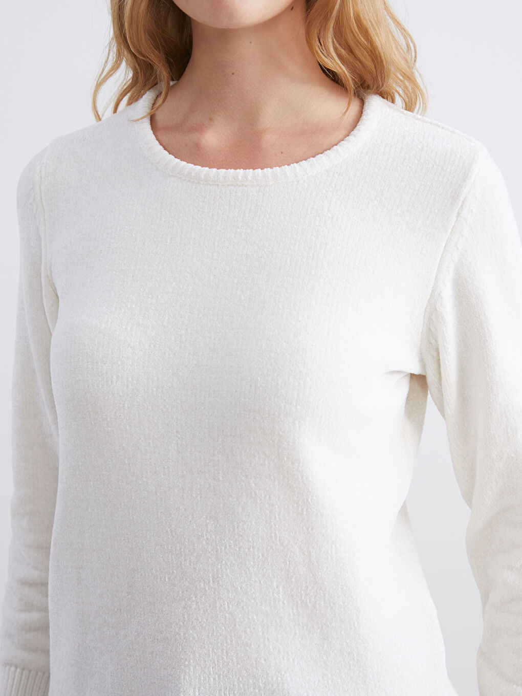 Woman WHITE Sweater-2