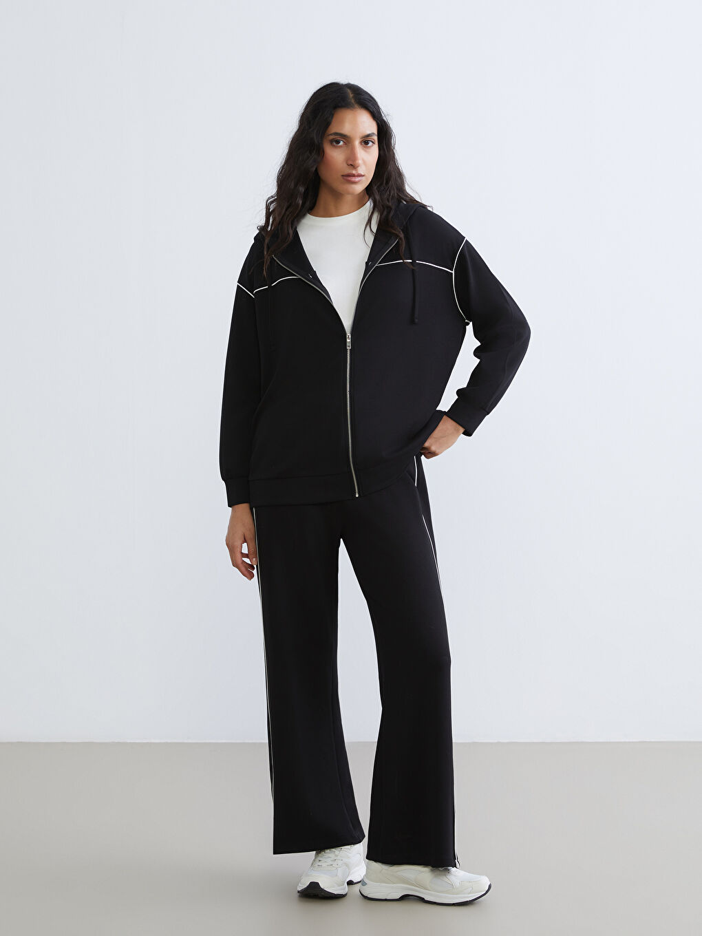 Siyah Kapüşonlu Oversize Kadın Fermuarlı Sweatshirt-2