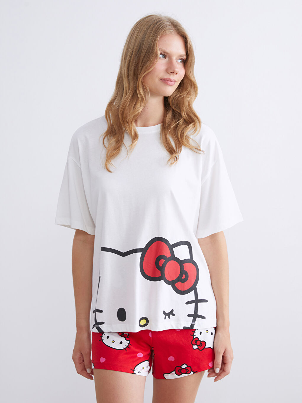 LCW Young Hello Kitty Printed Women's Shortie Pyjama Set -W5JR66Z8-LTP