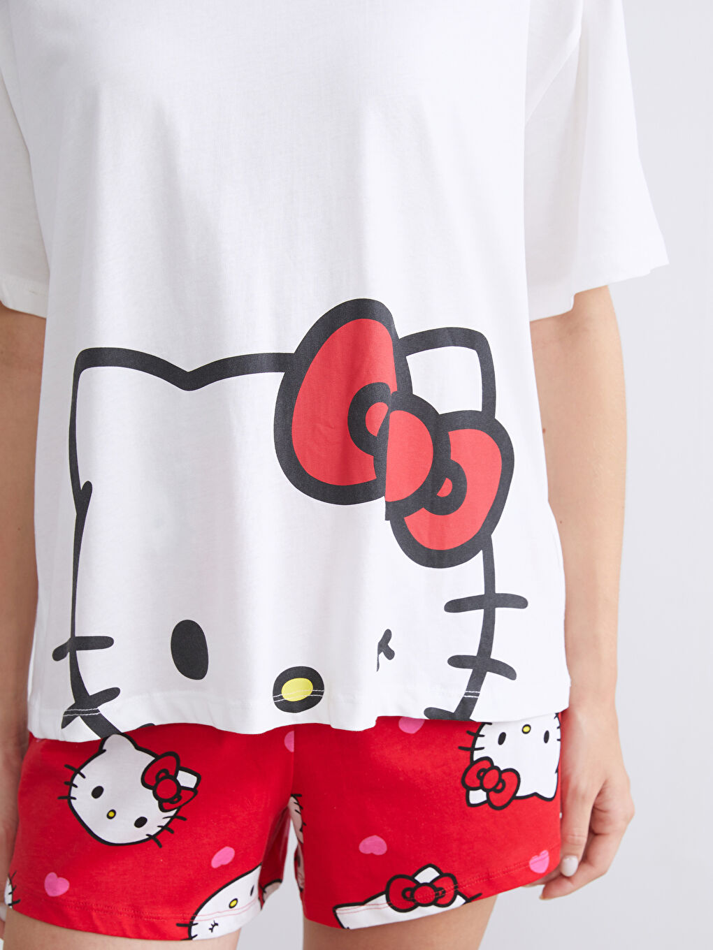 LCW Young Hello Kitty Printed Women's Shortie Pyjama Set -W5JR66Z8-LTP