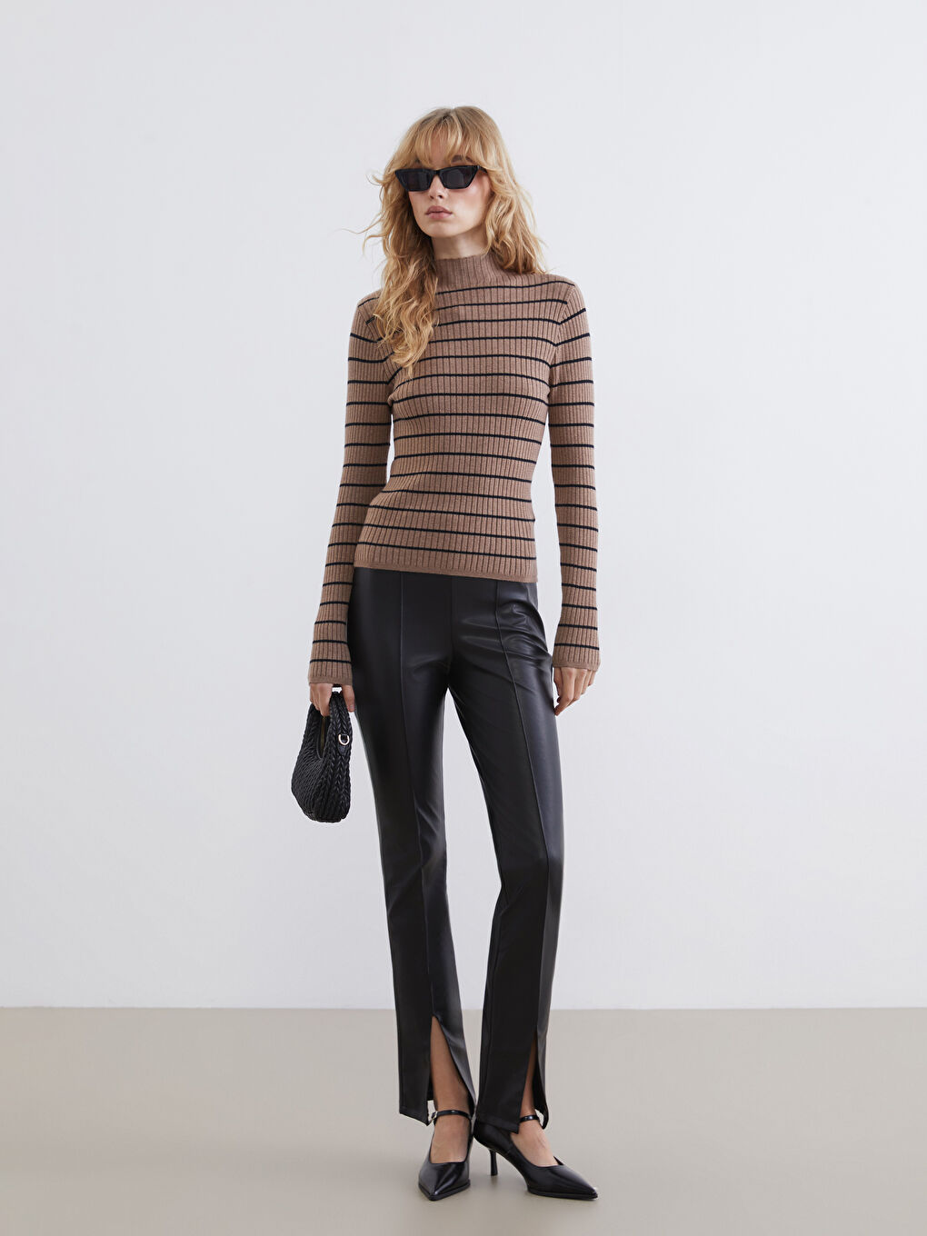 Kahverengi Yarım Balıkçı Yaka Çizgili Kadın Triko Kazak-1