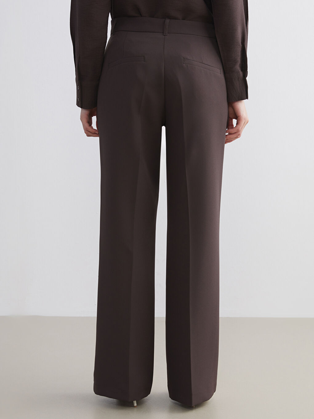 Kahverengi Standart Fit İspanyol Paça Kadın Pantolon-7