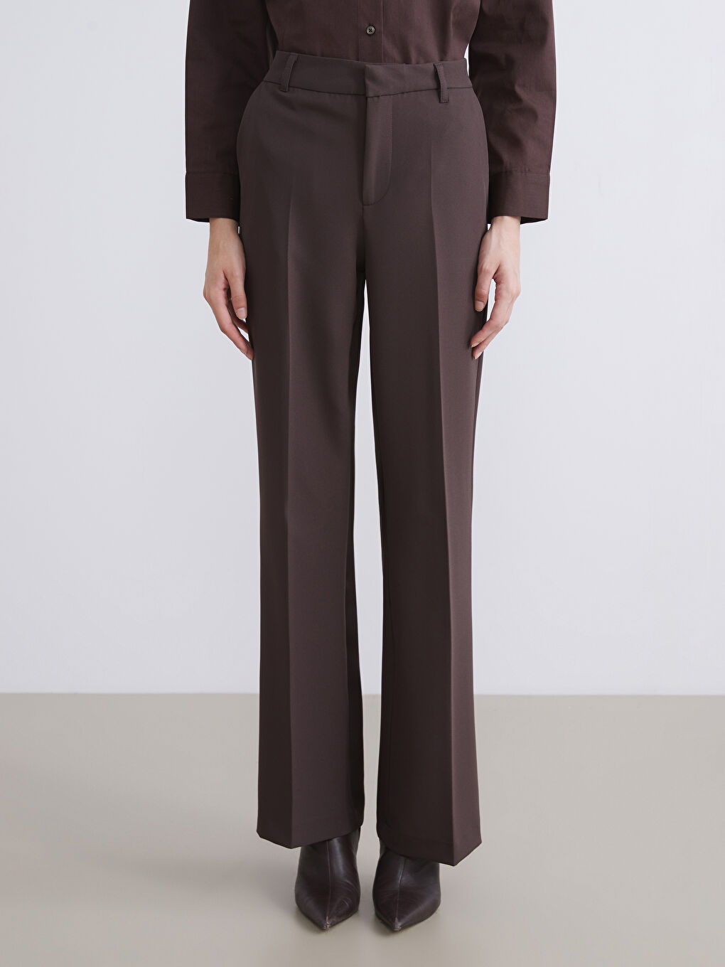 Kahverengi Standart Fit İspanyol Paça Kadın Pantolon-2