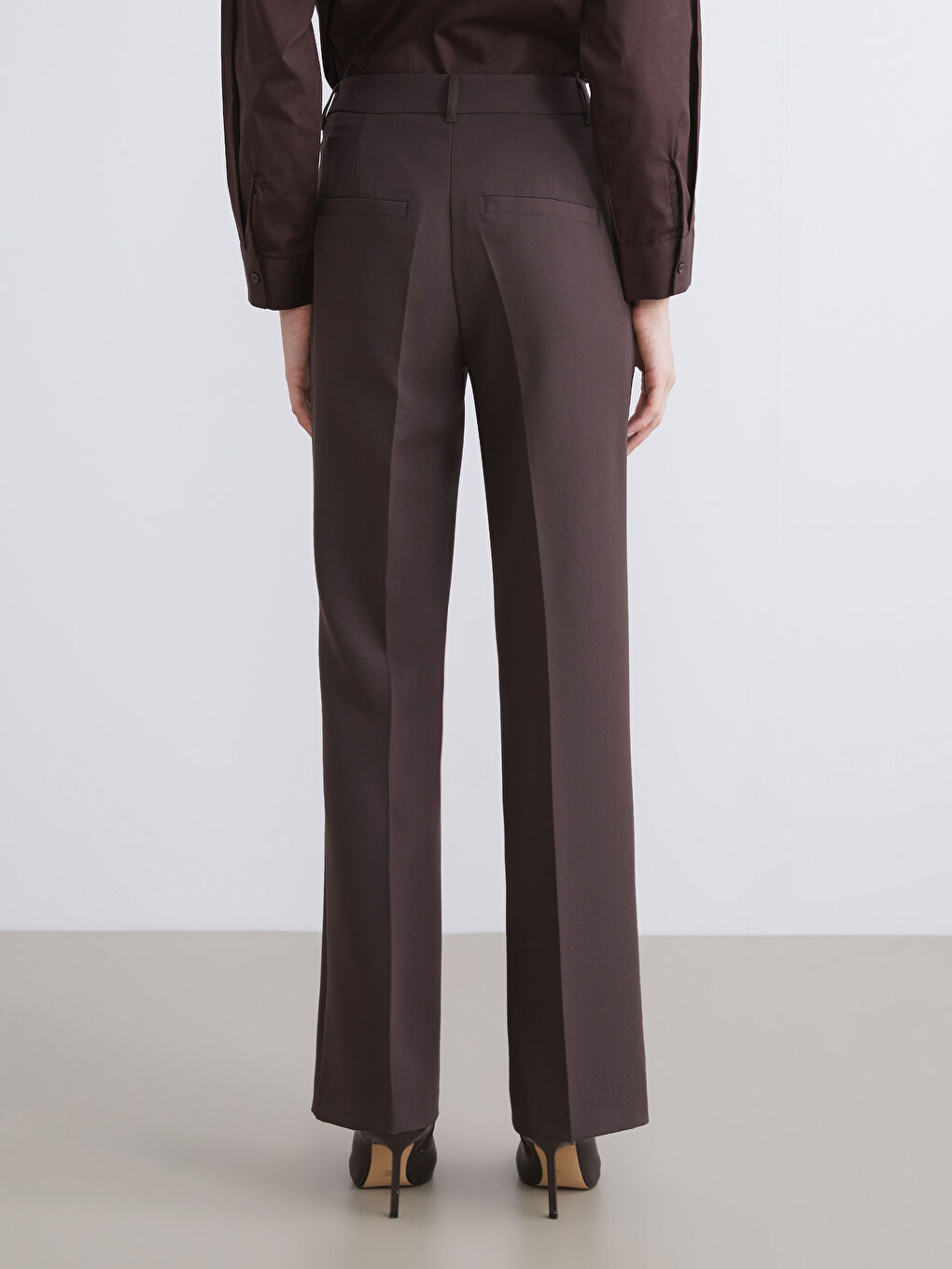 Kahverengi Standart Fit İspanyol Paça Kadın Pantolon-6