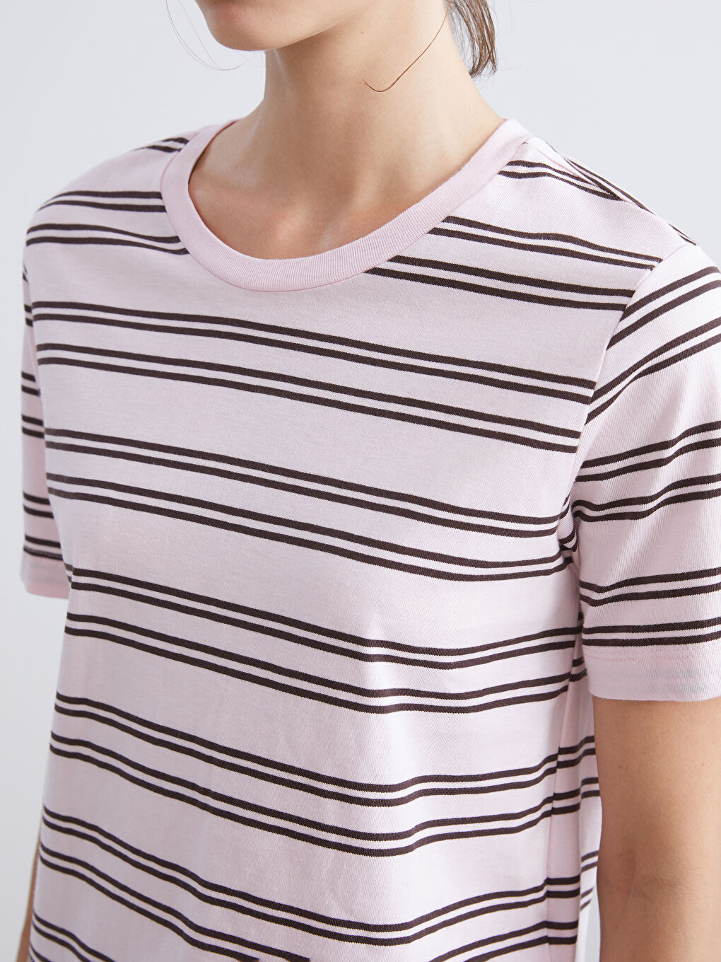 Pembe Bisiklet Yaka Çizgili Kadın Tişört-2
