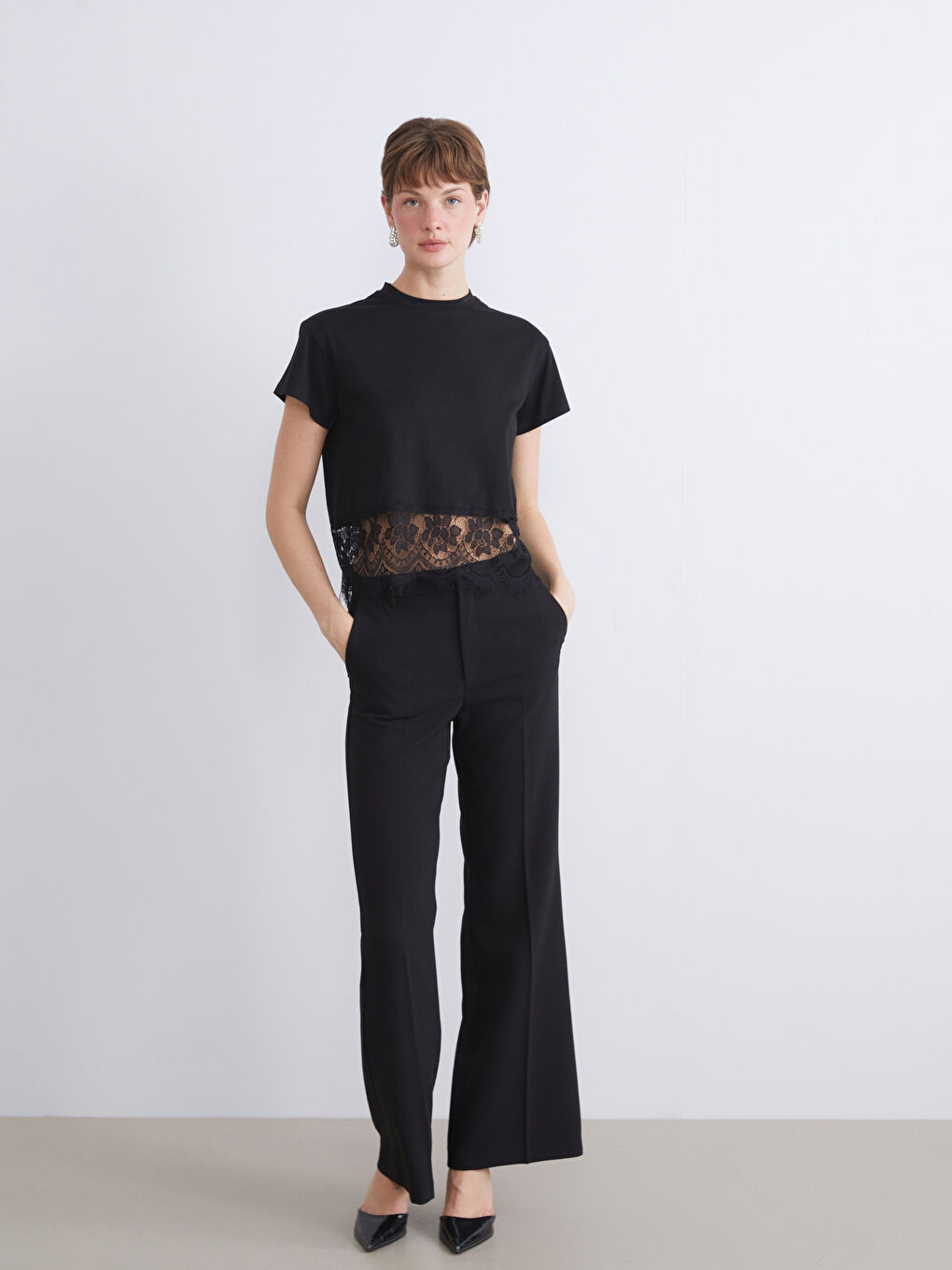 Bluza od čipke s okruglim izrezom-1