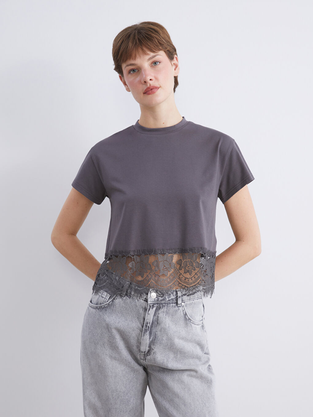 LCW Comfort Crew Neck Lace Blouse -W5JS44Z8-ZZE