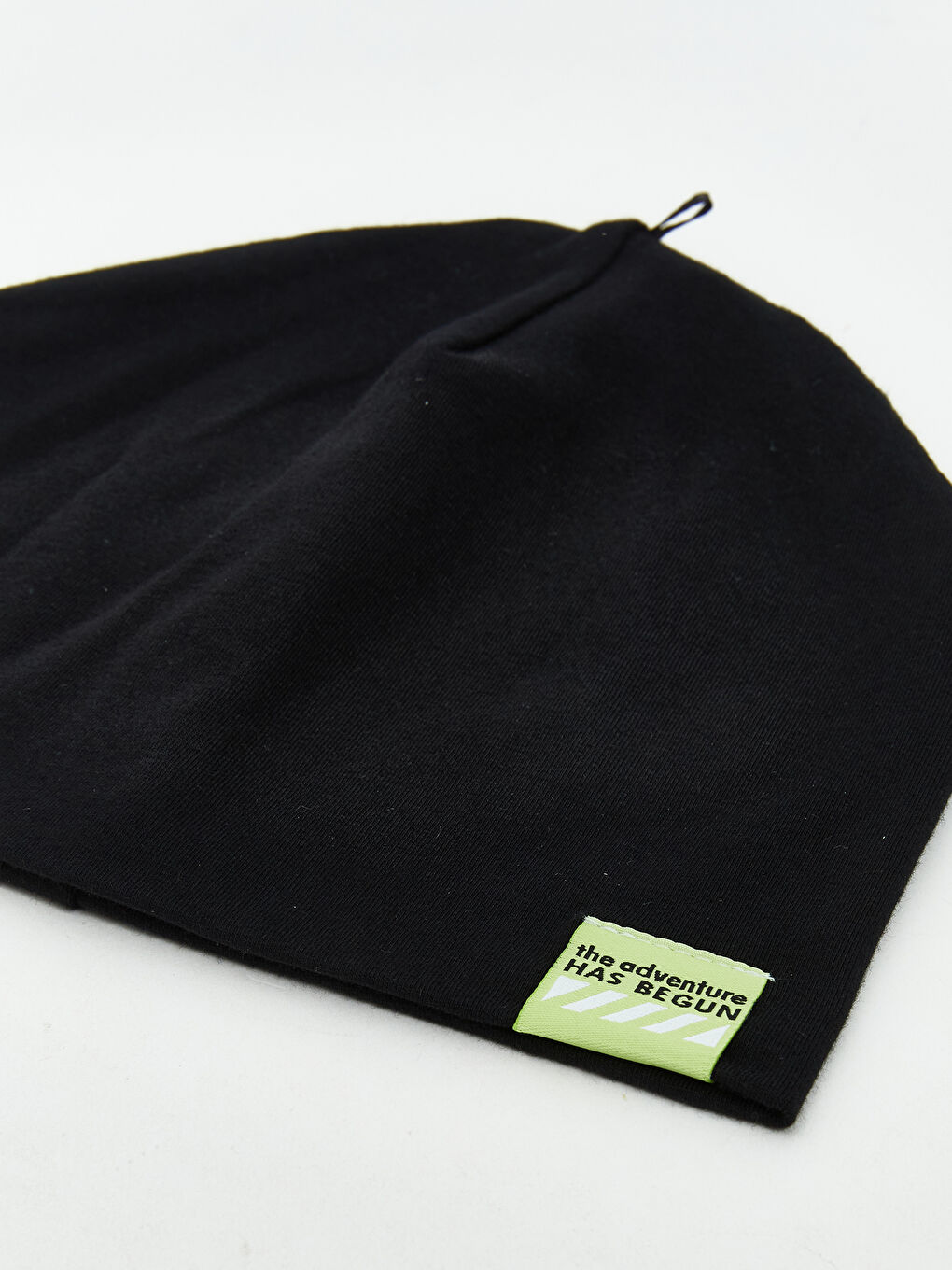 Siyah Etiket Nakışlı Erkek Çocuk Triko Bere-1