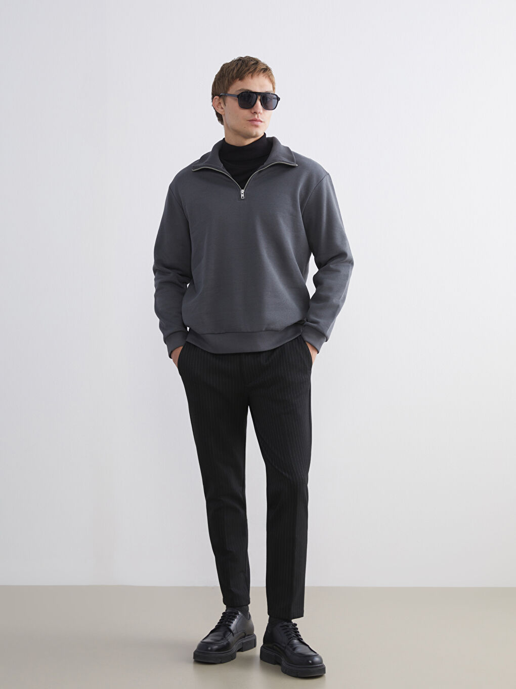 سویتشێرتی یەخەی مل بەرز بۆ پیاوان-1