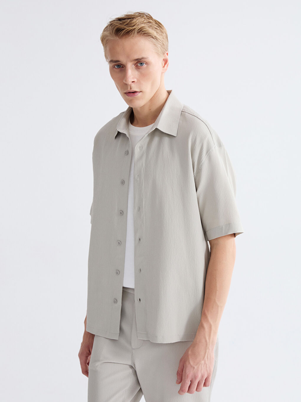 Bej Rahat Kalıp Kısa Kollu Erkek Gömlek-1