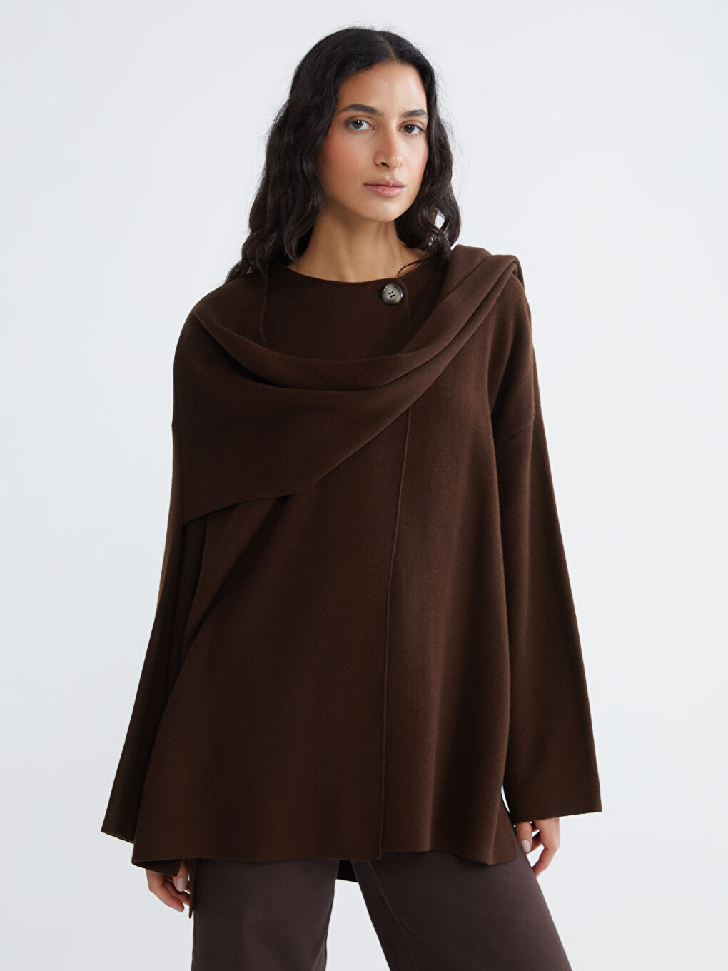 Kahverengi Atkı Detaylı Oversize Kadın Triko Kazak