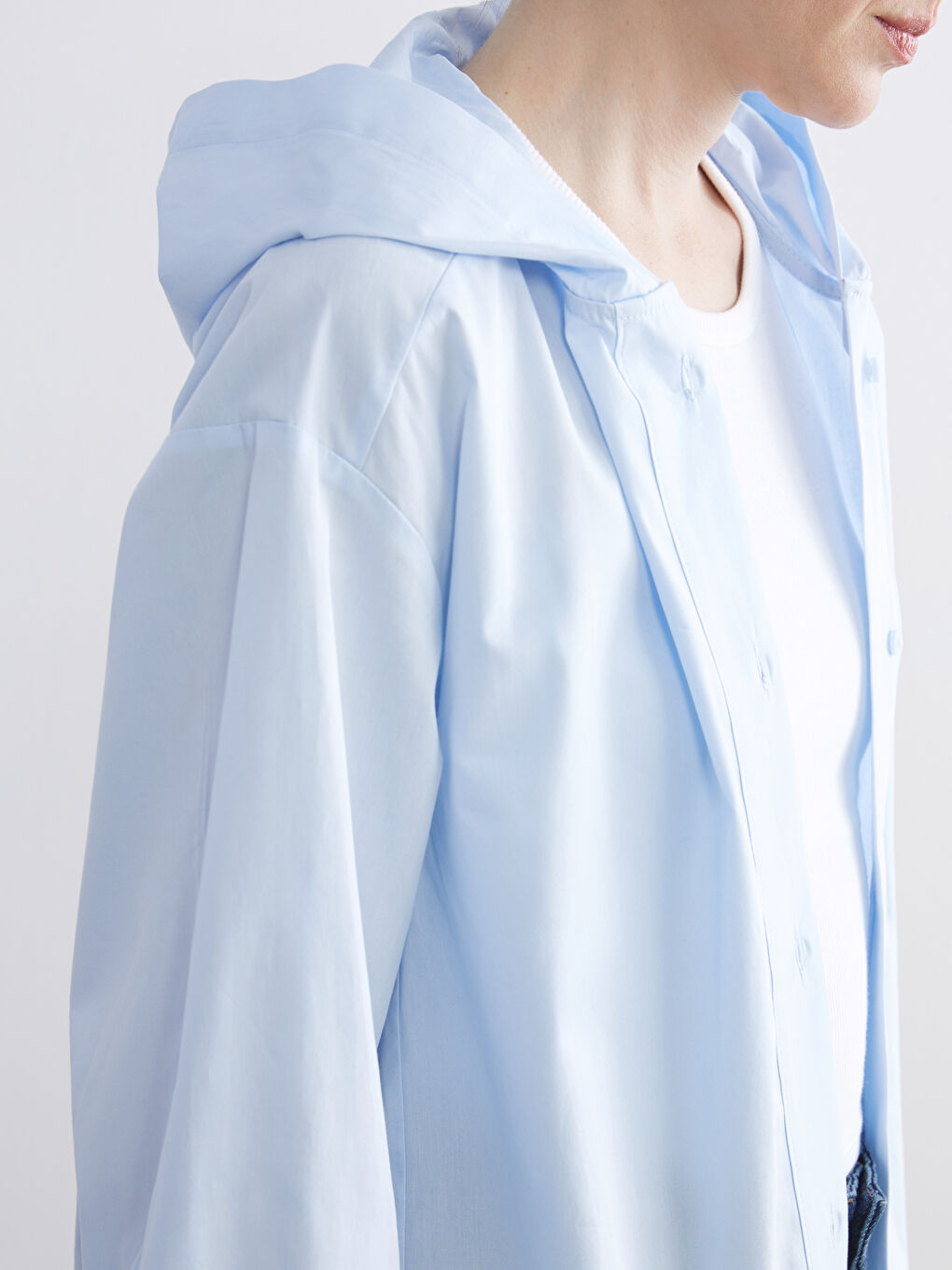 Жена Синьо Риза-2