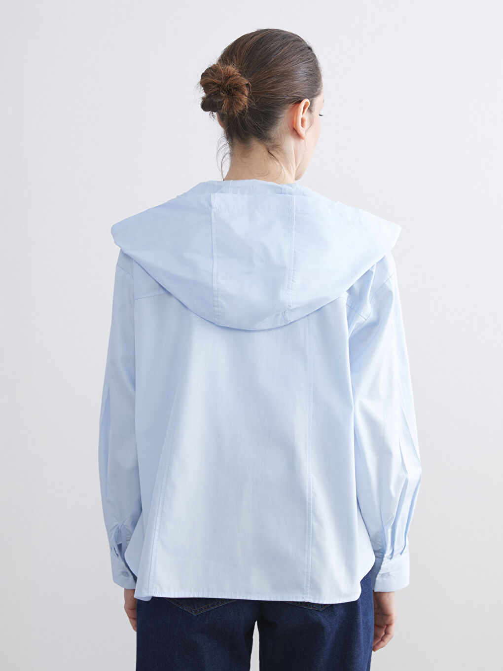 Жена Синьо Риза-3