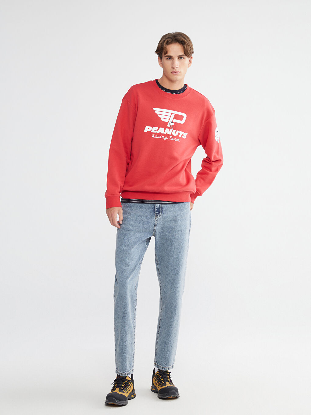 Kırmızı Bisiklet Yaka Snoopy Baskılı Erkek Sweatshirt-1