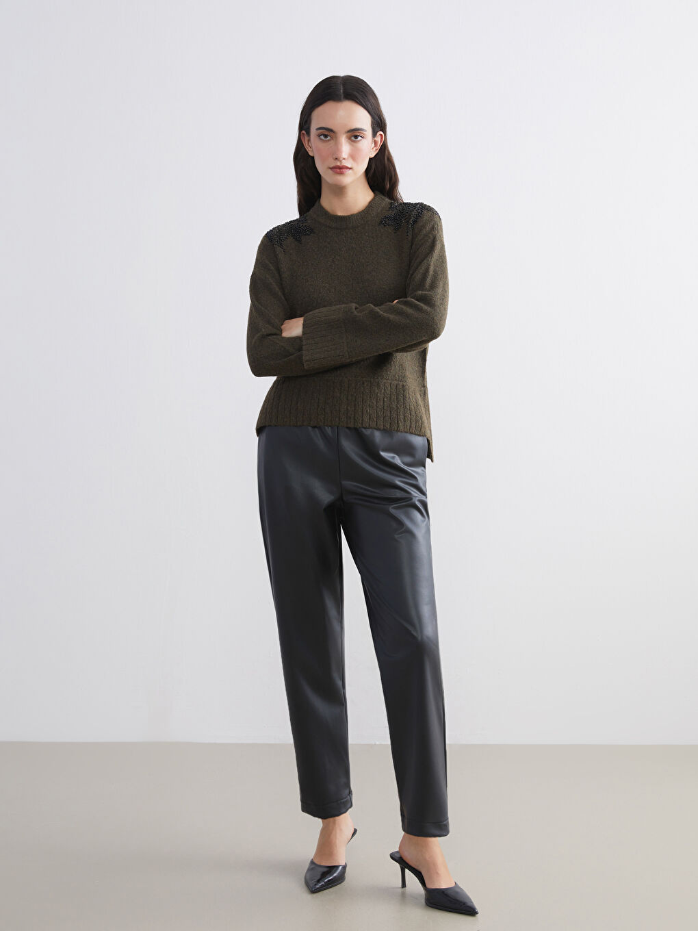 Crew Neck Beaded Embellished Women's Knitwear Sweater-1