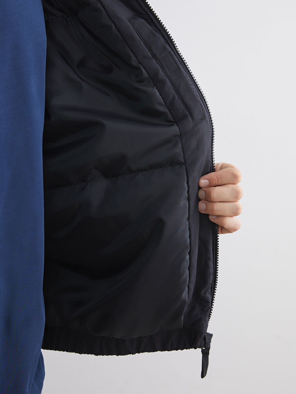 Siyah Rahat Kalıp Dik Yaka Erkek Mont-3