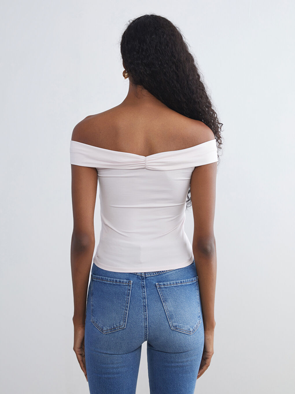 Pembe Kayık Yaka Metal Aplikeli Bluz-3