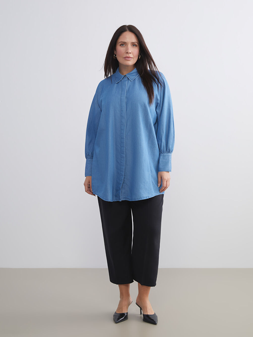 Туніка з відкладним коміром для жінок з деніму-5