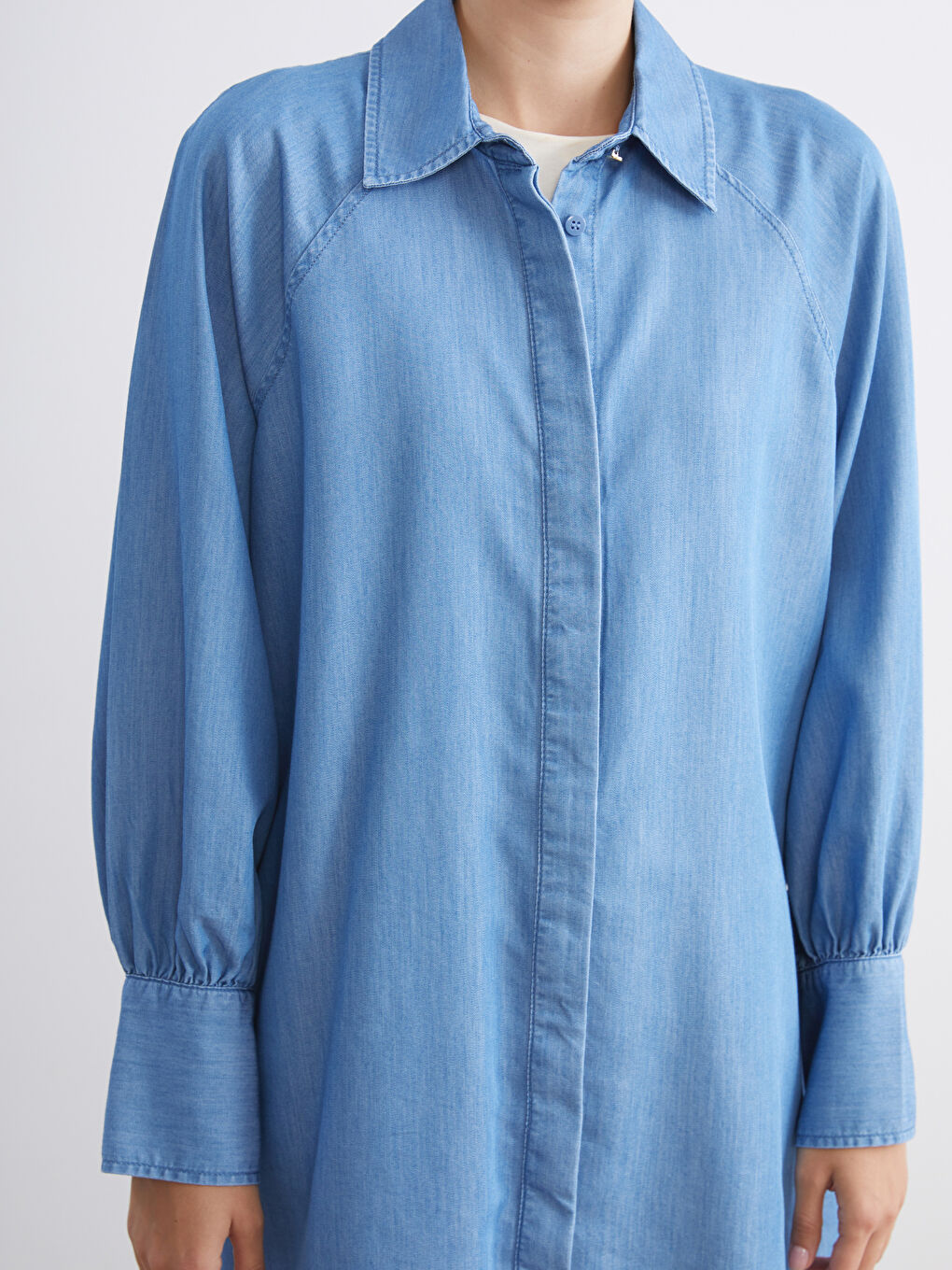 Туніка з відкладним коміром для жінок з деніму-3