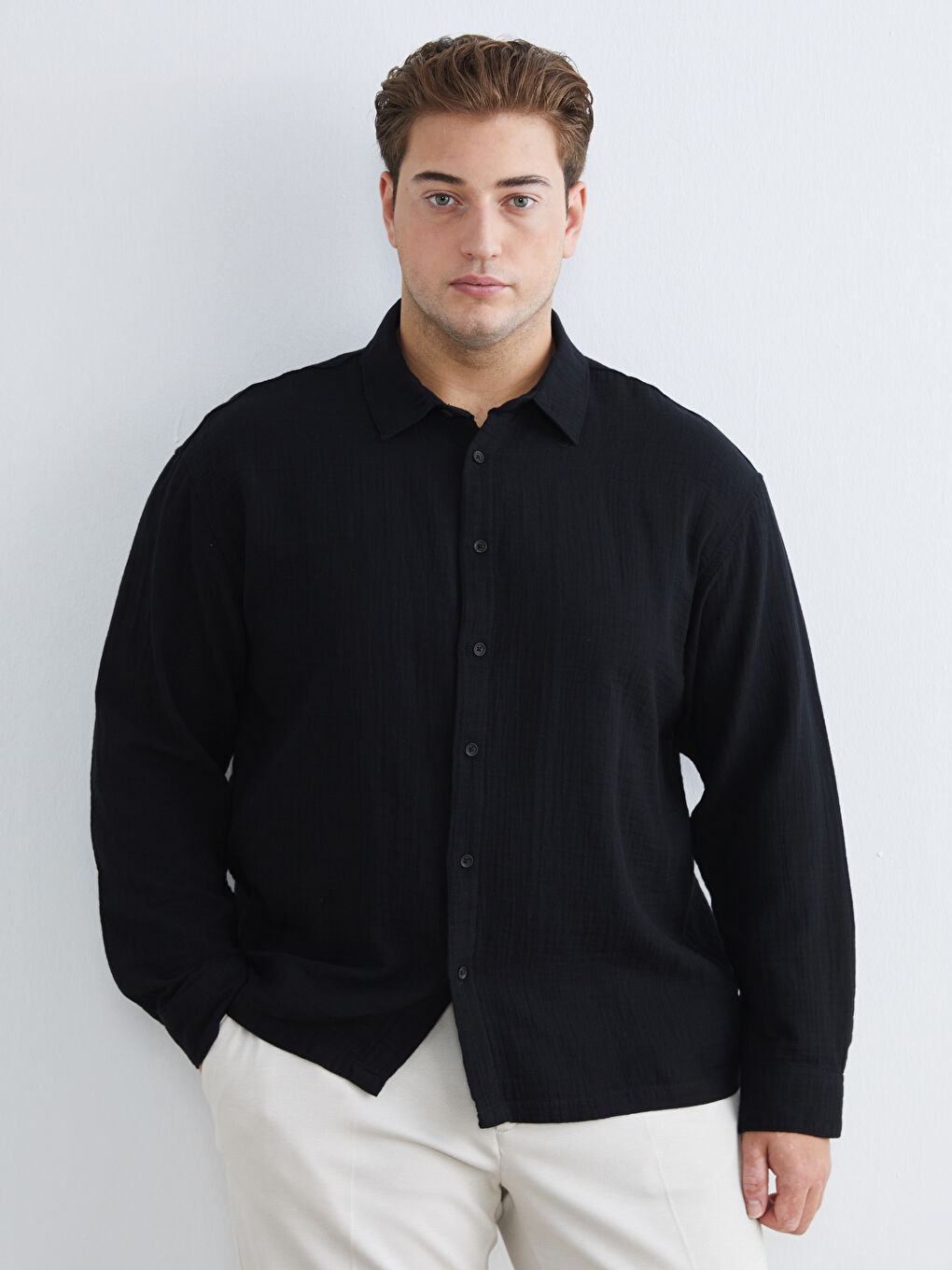 Siyah Büyük Beden Rahat Kalıp Uzun Kollu Müslin Erkek Gömlek-1