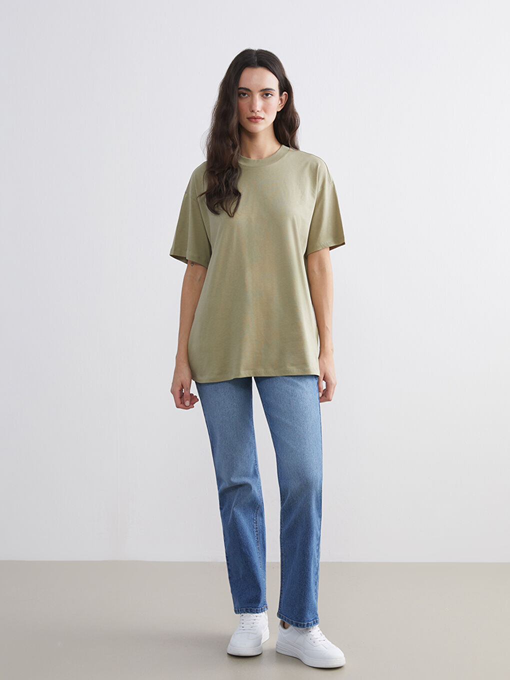 Haki Dik Yaka Kadın Tişört-1