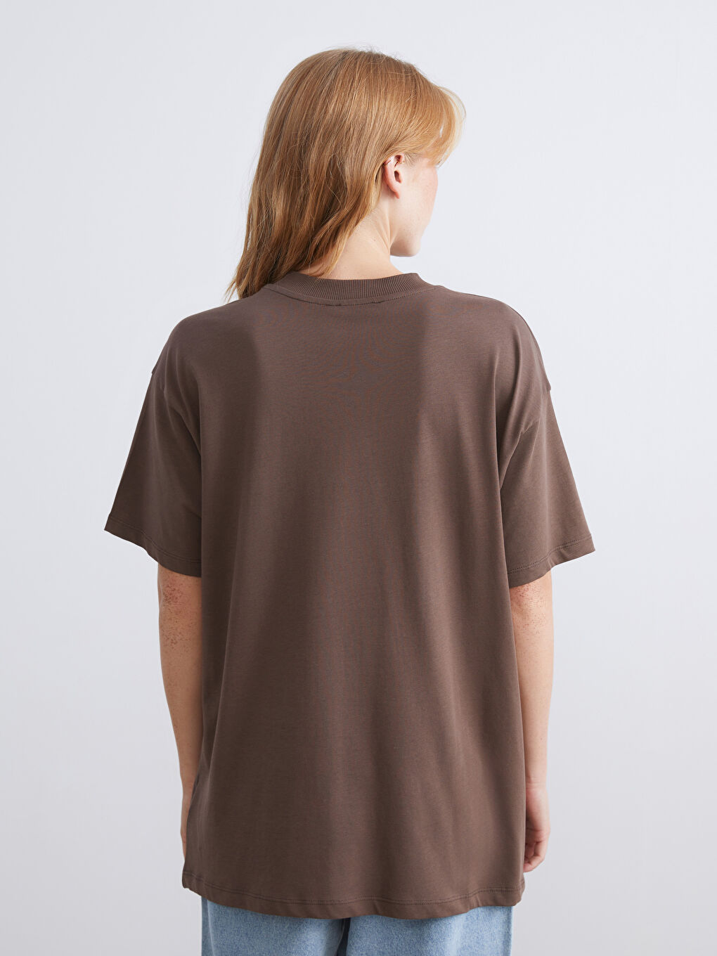 Kahverengi Dik Yaka Kadın Tişört-3