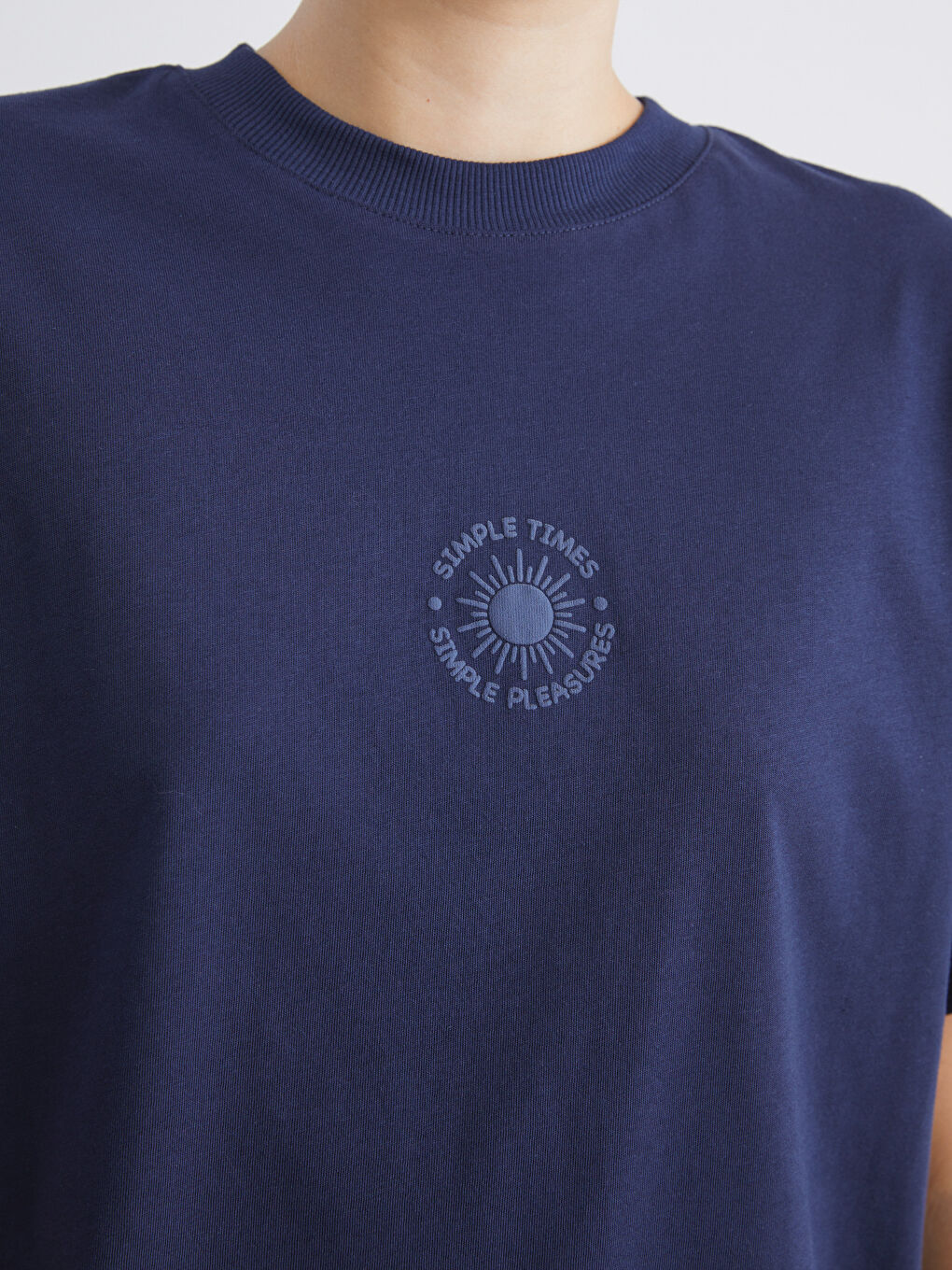 Lacivert Bisiklet Yaka Baskılı Kadın Tişört-2