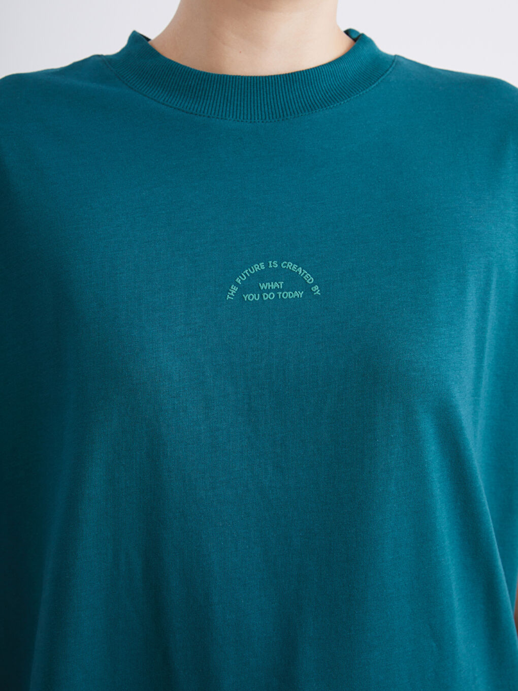 Petrol Bisiklet Yaka Baskılı Kadın Tişört-2