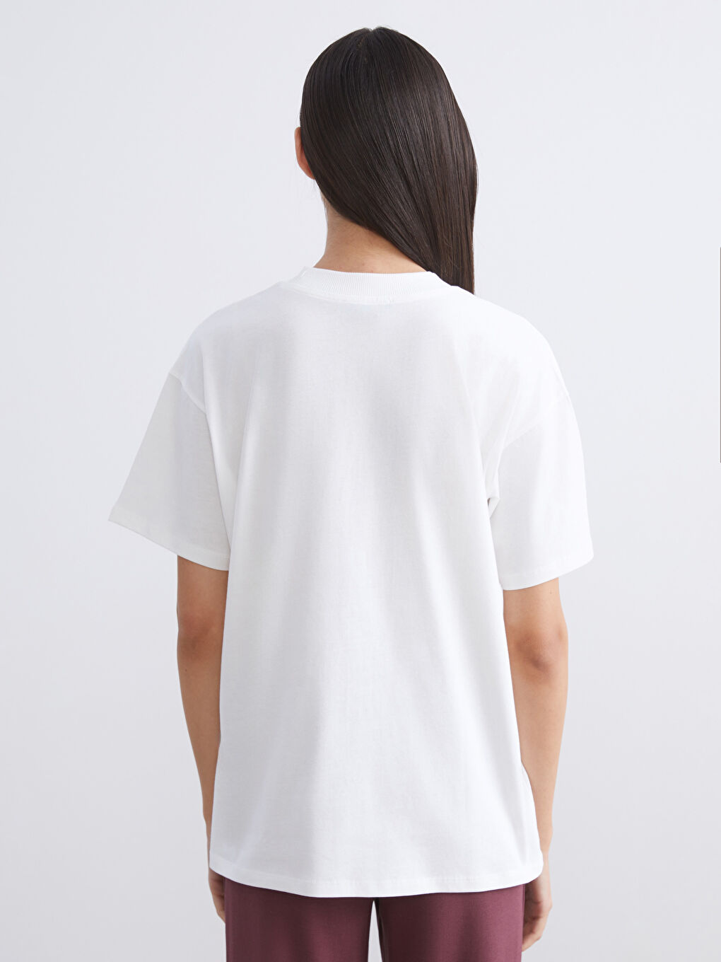 Ekru Bisiklet Yaka Baskılı Kadın Tişört-3