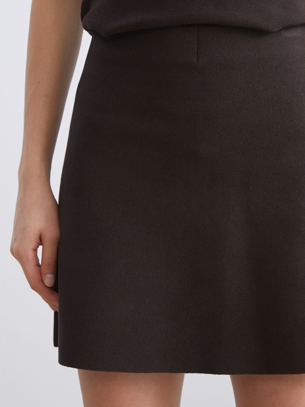 Kahverengi Beli Lastikli Triko Mini Etek-2