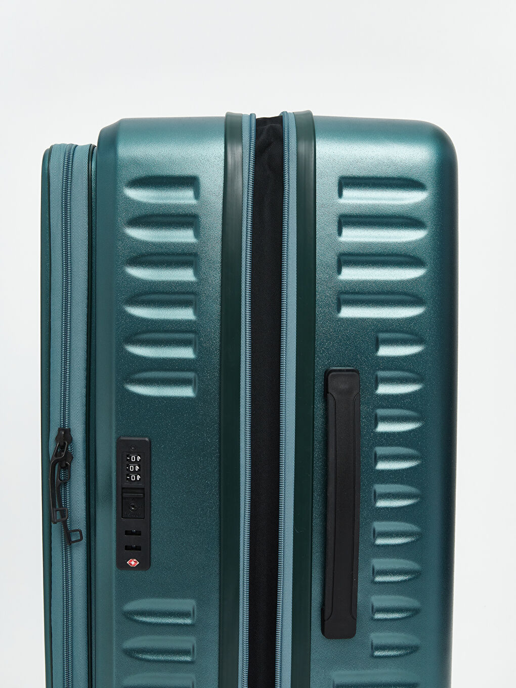 Yeşil Kilit Detaylı Büyük Boy Valiz-4