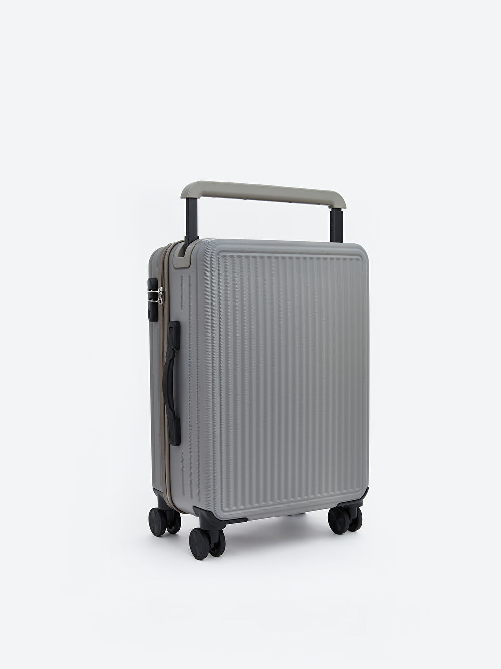 Kahverengi Kilit Detaylı Küçük Boy Valiz-1