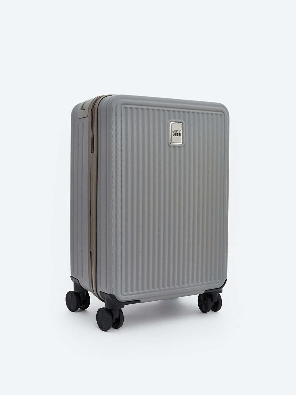 Kahverengi Kilit Detaylı Orta Boy Valiz