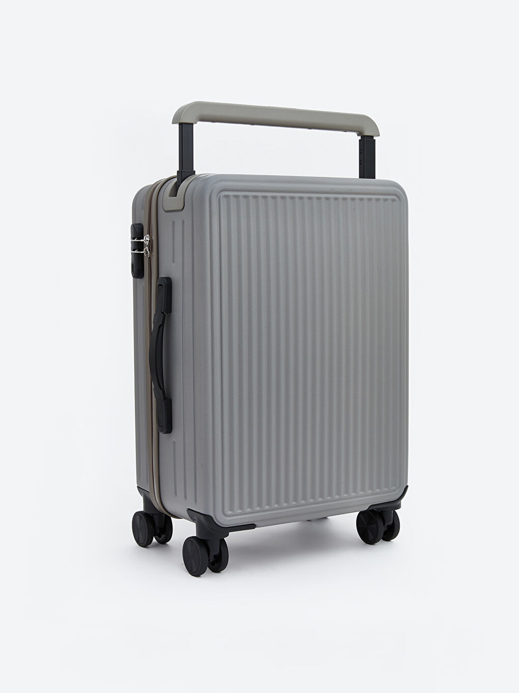 Kahverengi Kilit Detaylı Orta Boy Valiz-1