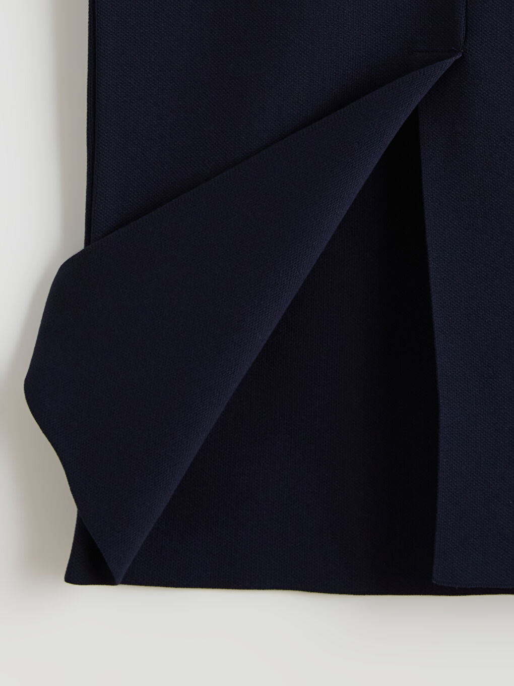 Lacivert Beli Lastikli Yırtmaçlı Etek-5