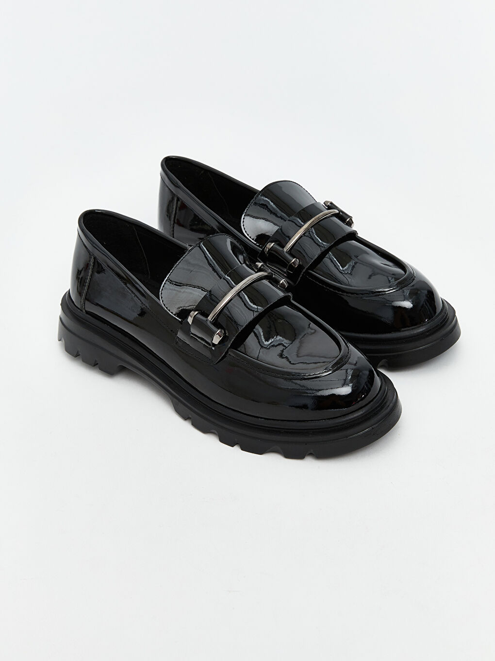 Siyah Deri Görünümlü Kadın Loafer Ayakkabı