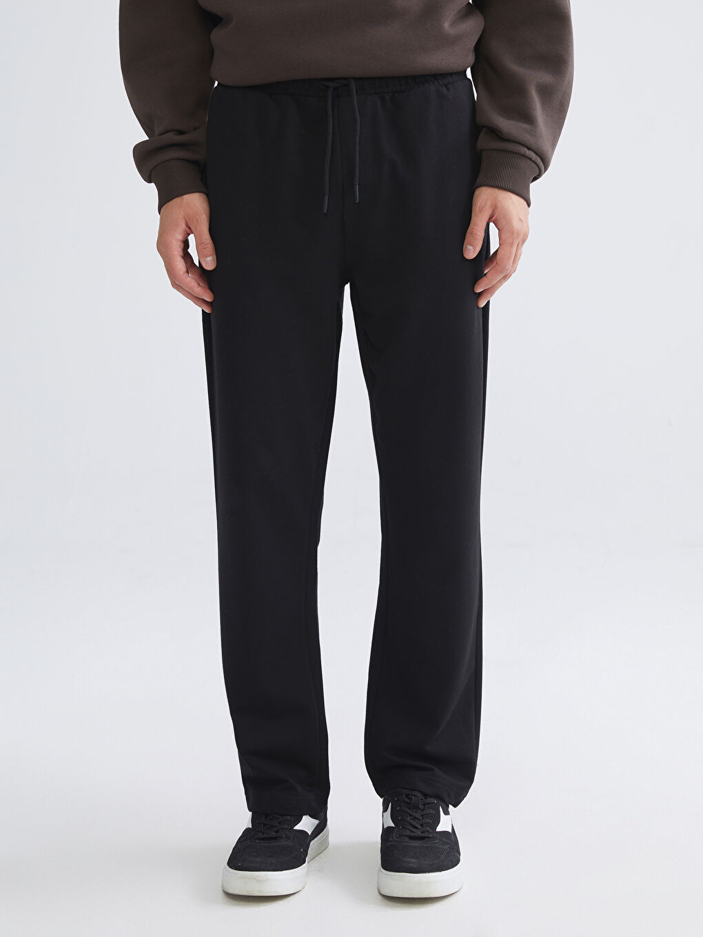 Siyah Rahat Kalıp Erkek Eşofman Altı-1