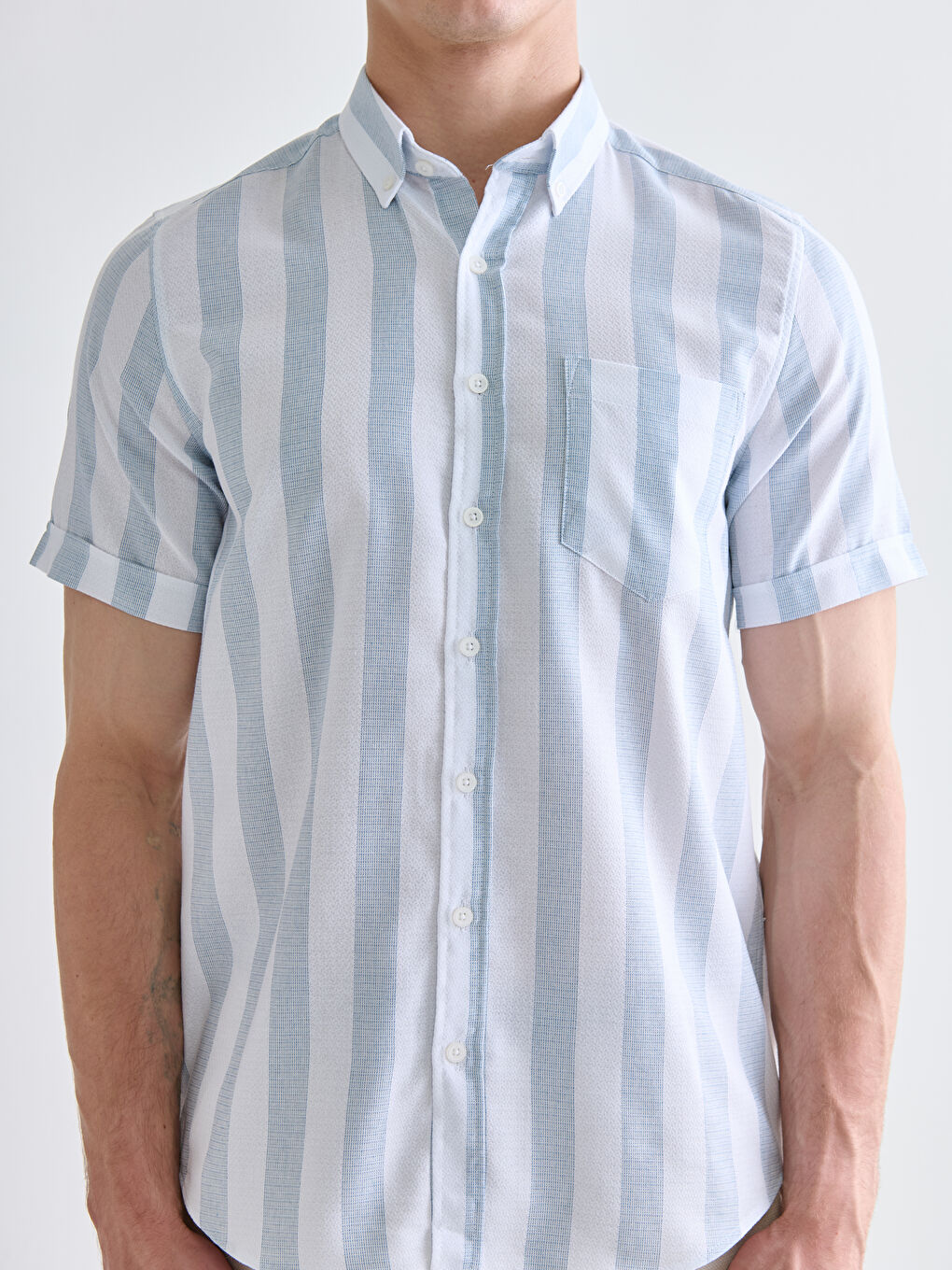 Mavi Regular Fit Kısa Kollu Çizgili Armürlü Erkek Gömlek-2