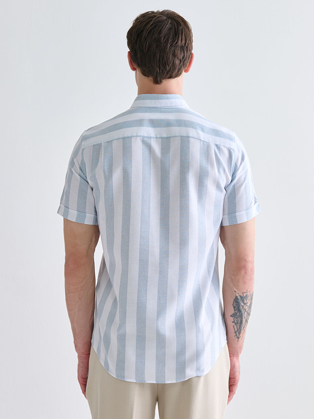 Mavi Regular Fit Kısa Kollu Çizgili Armürlü Erkek Gömlek-3