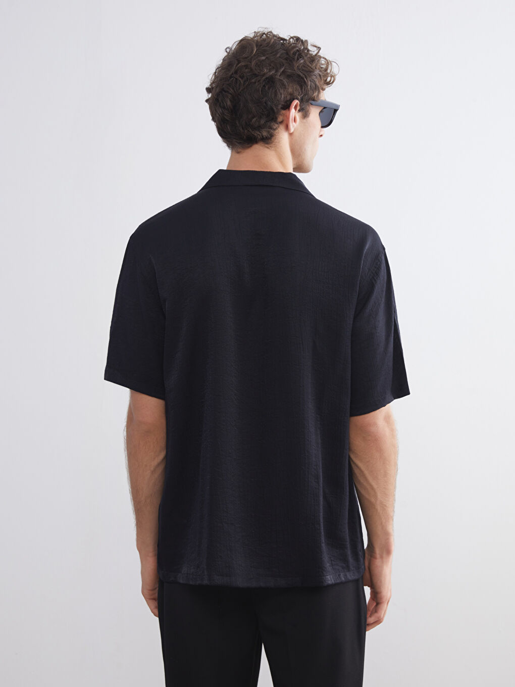 Siyah Regular Fit Resort Yaka Kısa Kollu Erkek Gömlek-3