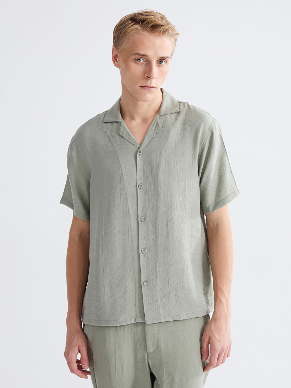 Yeşil Regular Fit Resort Yaka Kısa Kollu Erkek Gömlek-1