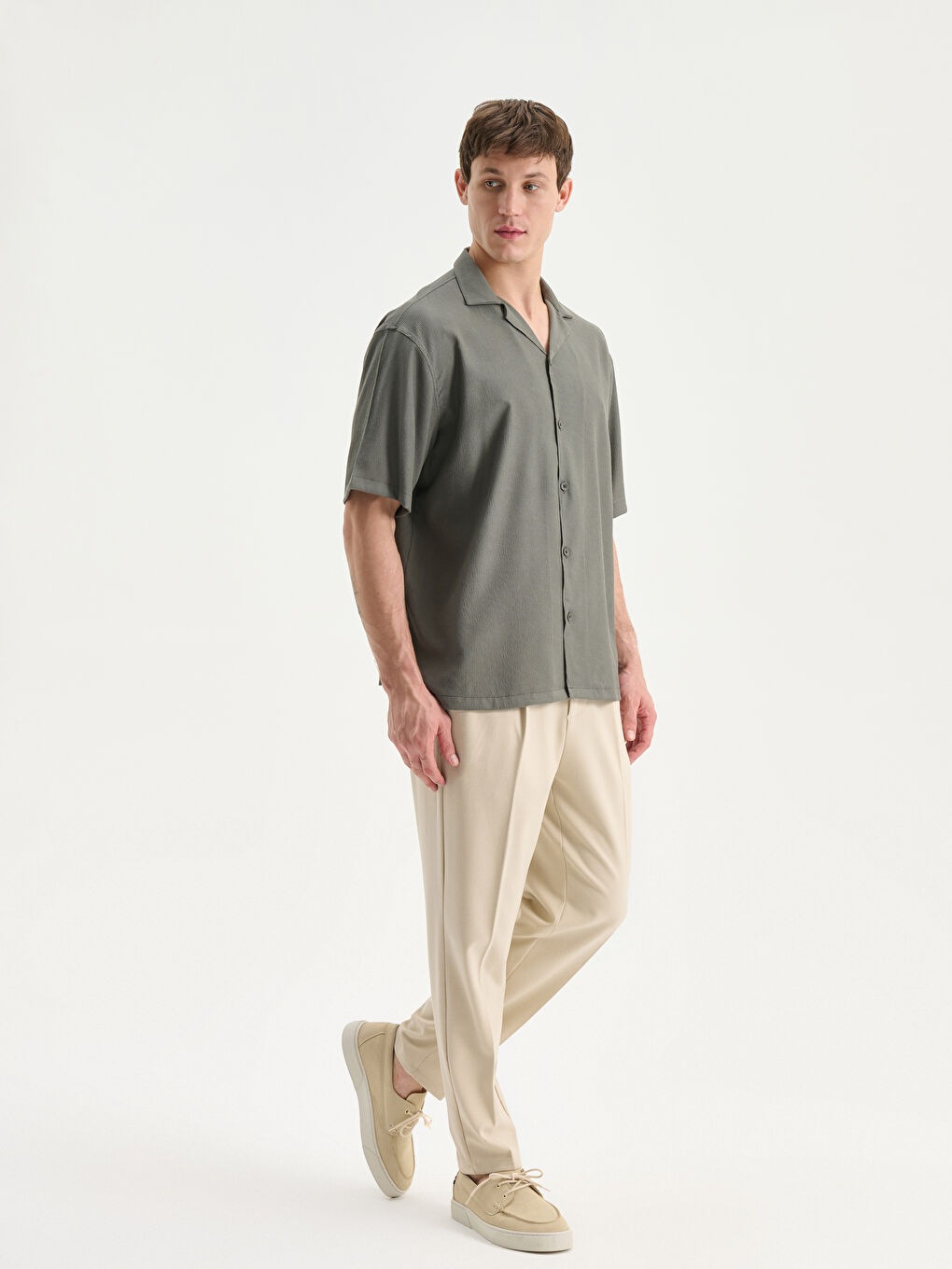 Haki Regular Fit Kısa Kollu Erkek Dokulu Gömlek-1